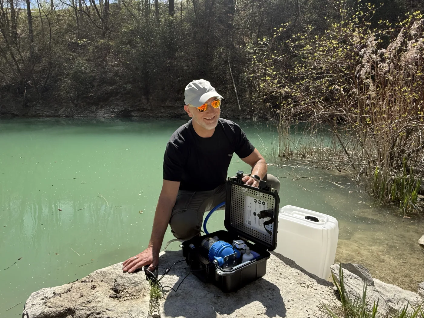 UV-aid⁺ Koffer im Einsatz am See – Wasser aus externer Quelle aufbereiten